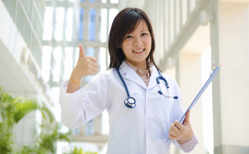 เรียนหมอต่างประเทศ หรือหลักสูตรอินเตอร์ ต้องสอบอะไรบ้าง?